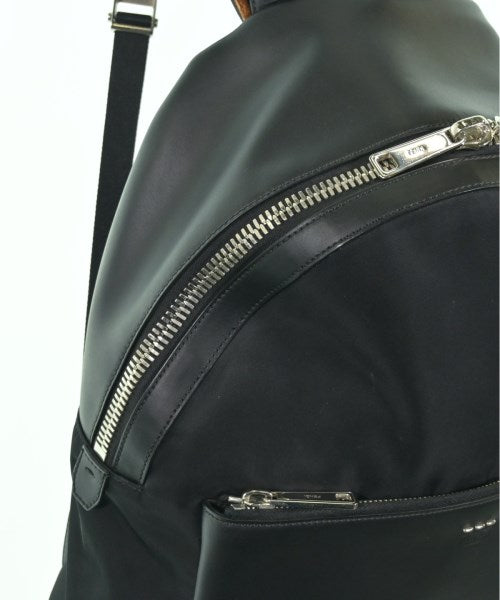 FENDI เป้สะพายหลัง