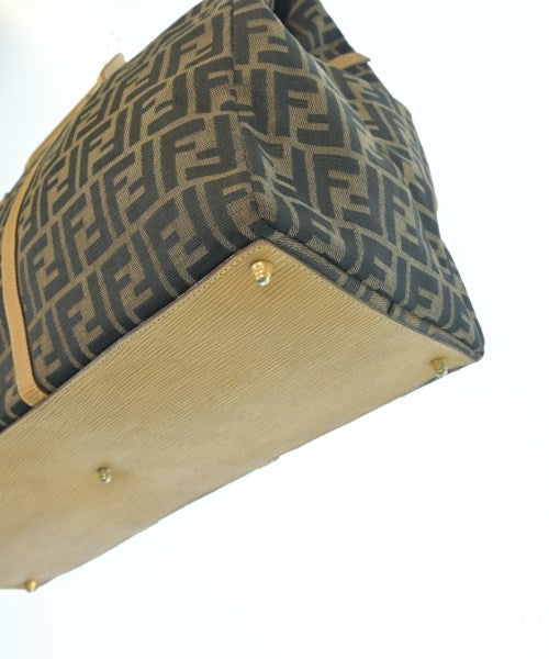 FENDI กระเป๋าถือขนาดใหญ่