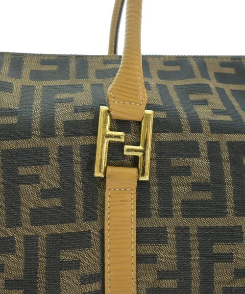 FENDI กระเป๋าถือขนาดใหญ่