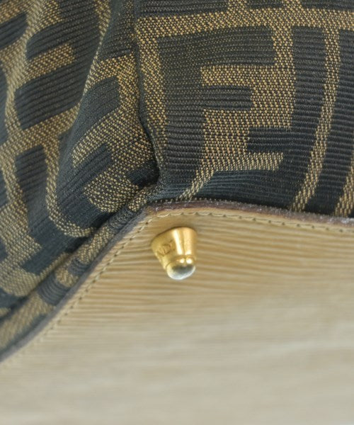 FENDI กระเป๋าถือขนาดใหญ่