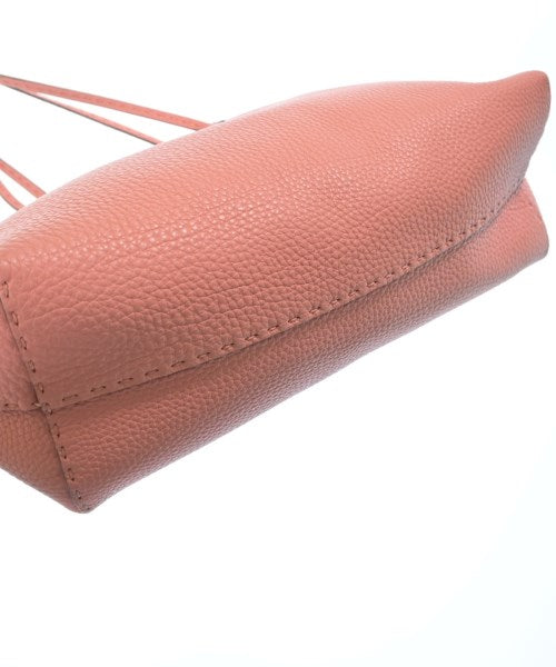 FENDI กระเป๋าถือขนาดใหญ่