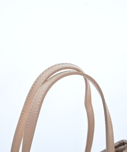 FENDI กระเป๋าถือขนาดใหญ่