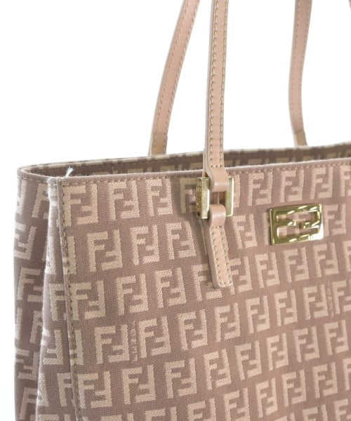 FENDI กระเป๋าถือขนาดใหญ่