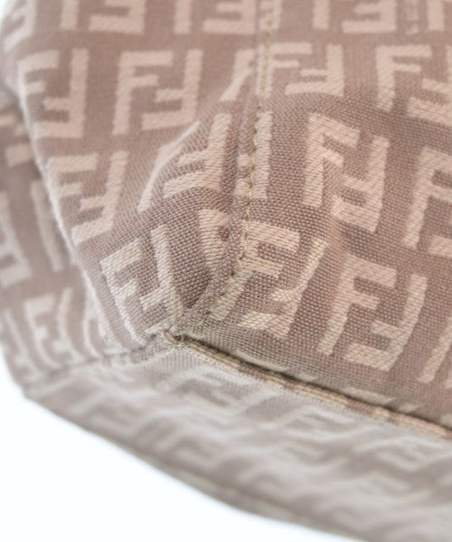 FENDI กระเป๋าถือขนาดใหญ่