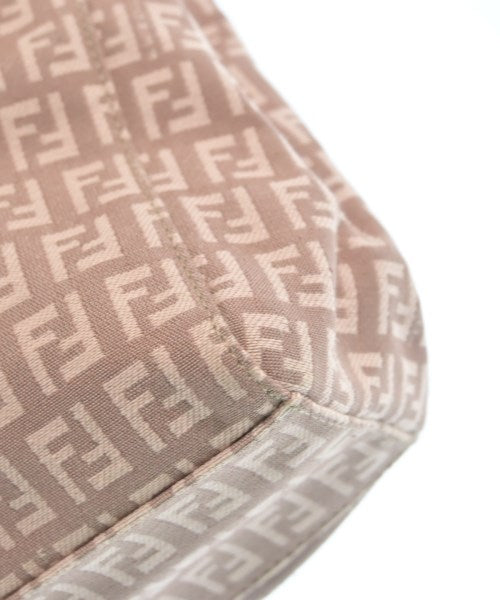 FENDI กระเป๋าถือขนาดใหญ่