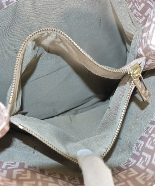 FENDI กระเป๋าถือขนาดใหญ่