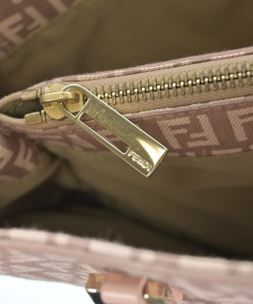FENDI กระเป๋าถือขนาดใหญ่