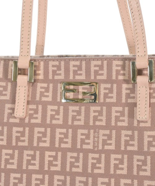 FENDI กระเป๋าถือขนาดใหญ่