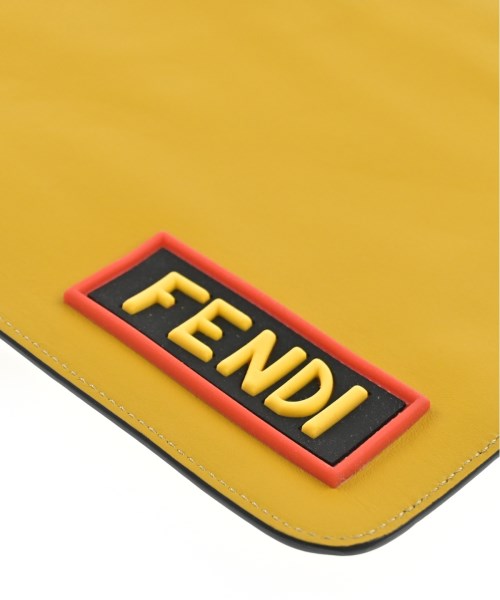 FENDI คลัตช์