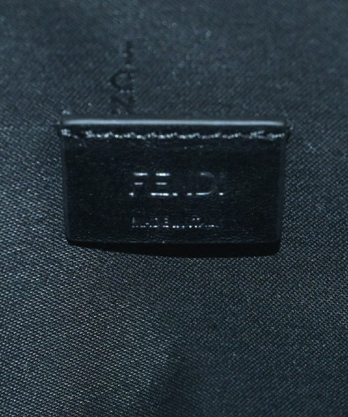 FENDI คลัตช์