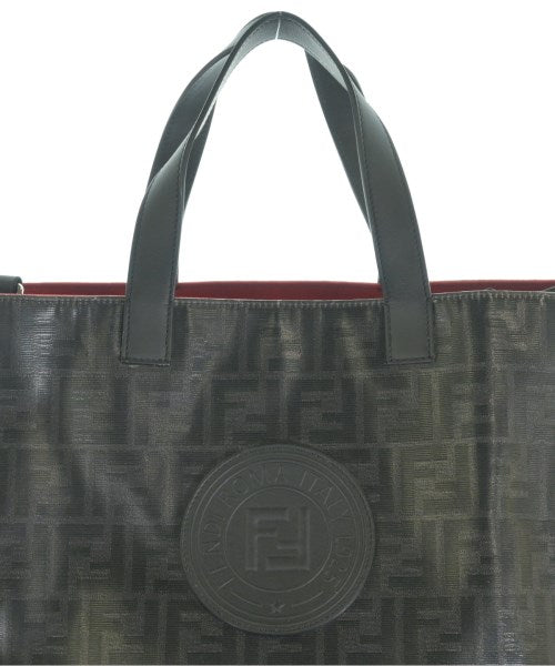 FENDI กระเป๋าถือขนาดใหญ่