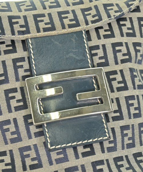 FENDI กระเป๋าถือ