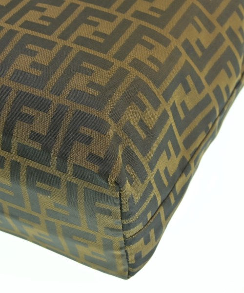 FENDI กระเป๋าถือขนาดใหญ่
