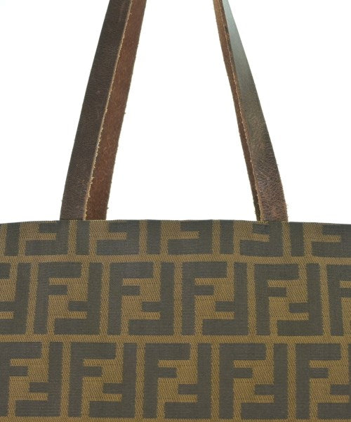 FENDI กระเป๋าถือขนาดใหญ่
