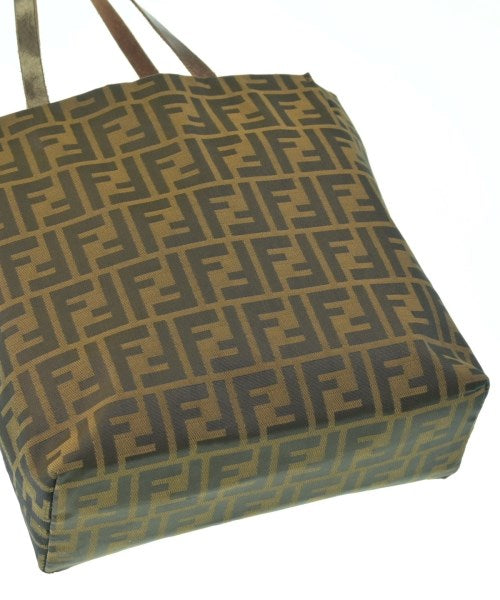 FENDI กระเป๋าถือขนาดใหญ่
