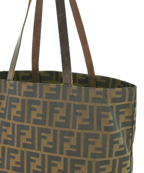 FENDI กระเป๋าถือขนาดใหญ่