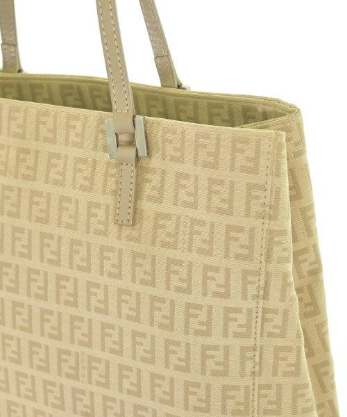 FENDI กระเป๋าถือ