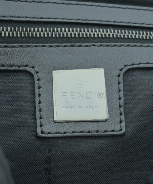 FENDI กระเป๋าสะพาย
