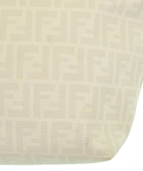 FENDI กระเป๋าถือขนาดใหญ่