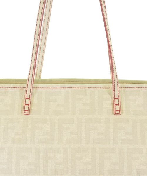 FENDI กระเป๋าถือขนาดใหญ่