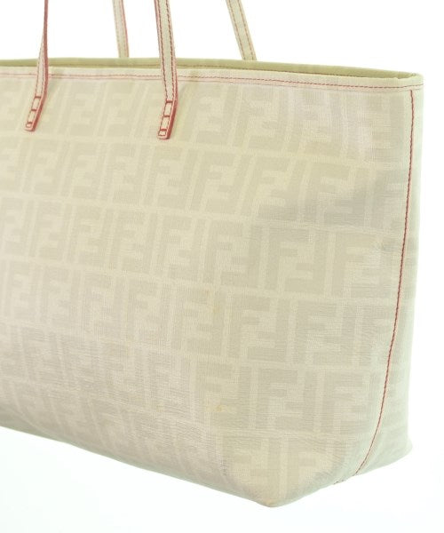 FENDI กระเป๋าถือขนาดใหญ่