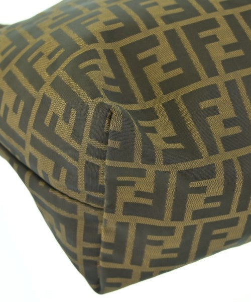 FENDI กระเป๋าถือขนาดใหญ่
