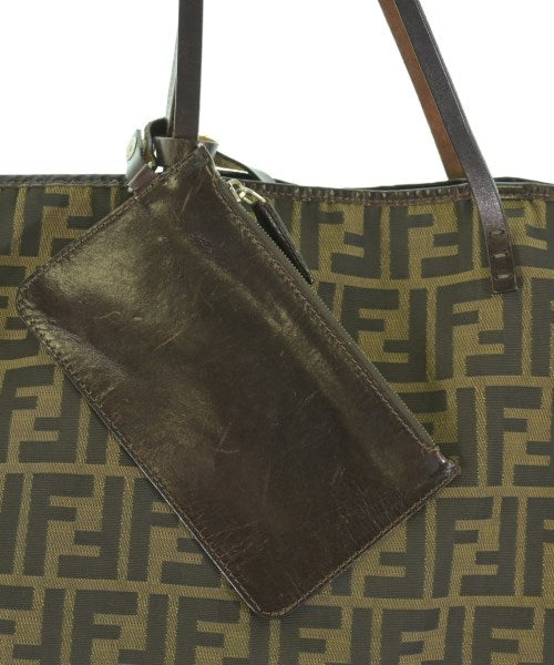 FENDI กระเป๋าถือขนาดใหญ่