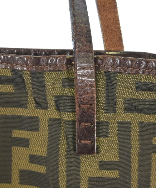 FENDI กระเป๋าถือขนาดใหญ่