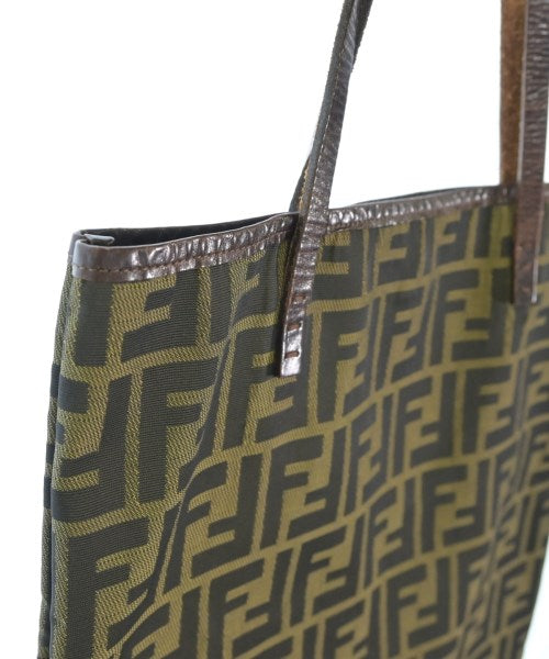 FENDI กระเป๋าถือขนาดใหญ่