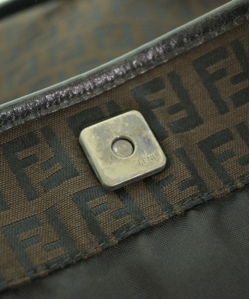 FENDI กระเป๋าถือขนาดใหญ่