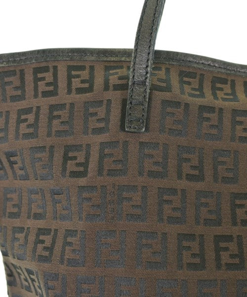 FENDI กระเป๋าถือขนาดใหญ่