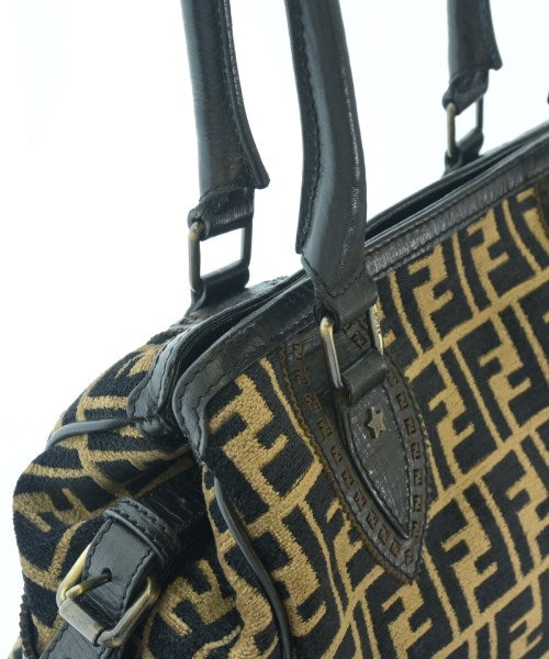 FENDI กระเป๋าถือขนาดใหญ่