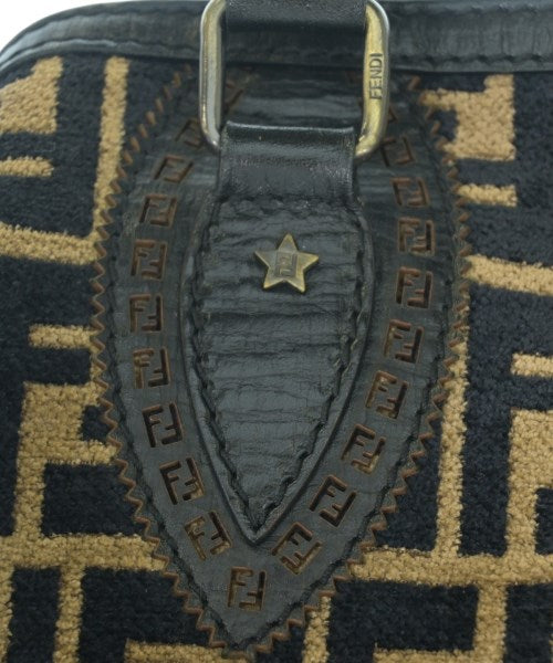FENDI กระเป๋าถือขนาดใหญ่