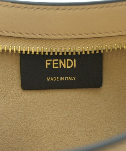 FENDI กระเป๋าสะพาย
