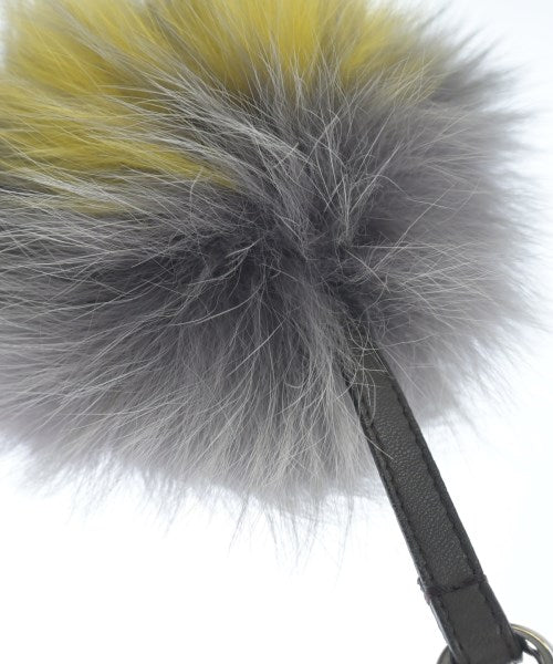 FENDI เครื่องประดับบนกระเป๋า