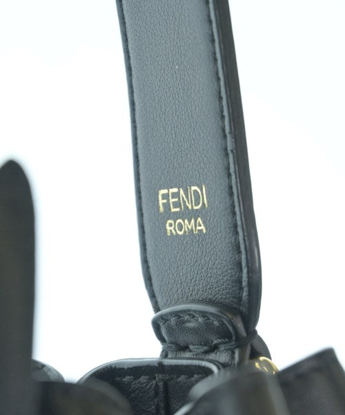 FENDI คลัตช์