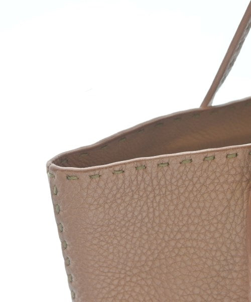 FENDI กระเป๋าถือขนาดใหญ่