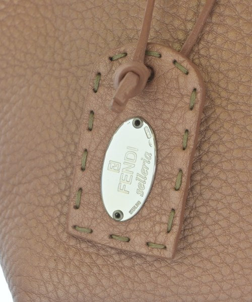 FENDI กระเป๋าถือขนาดใหญ่