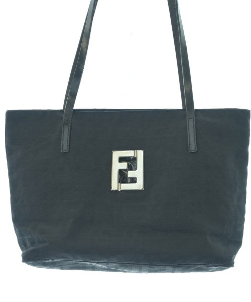 FENDI กระเป๋าถือขนาดใหญ่