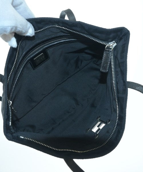 FENDI กระเป๋าถือขนาดใหญ่