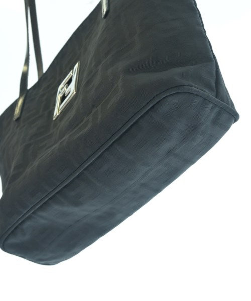 FENDI กระเป๋าถือขนาดใหญ่