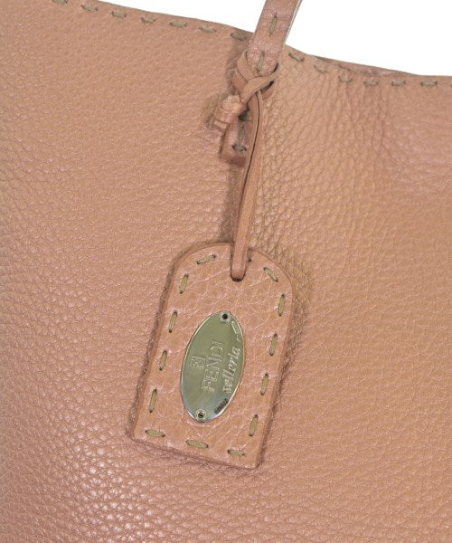 FENDI กระเป๋าสะพาย