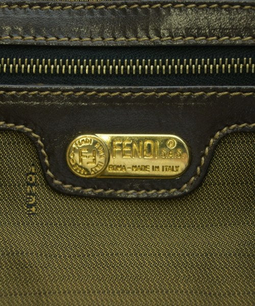 FENDI กระเป๋าใส่อุปกรณ์ขนาดใหญ่