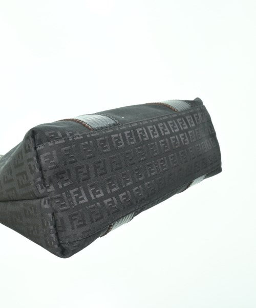 FENDI กระเป๋าถือ