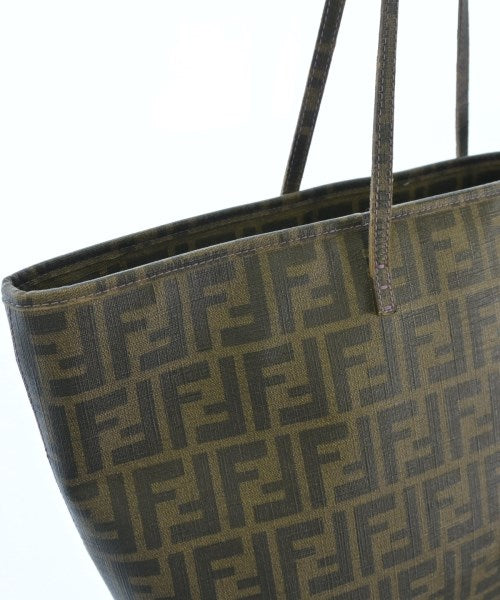 FENDI กระเป๋าถือขนาดใหญ่