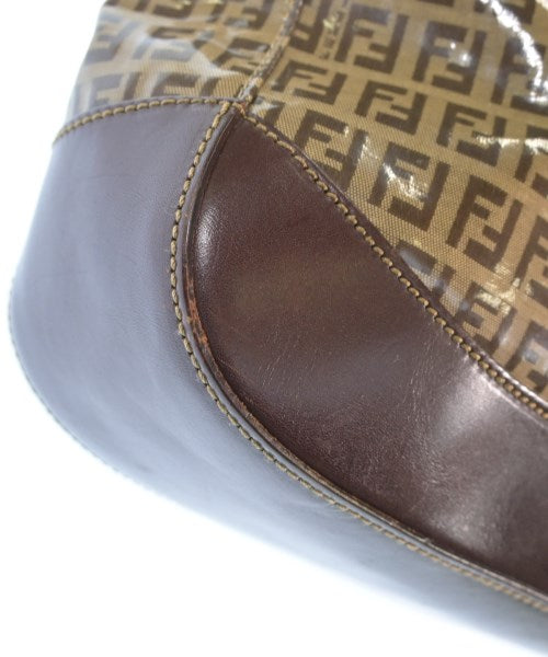 FENDI กระเป๋าถือขนาดใหญ่