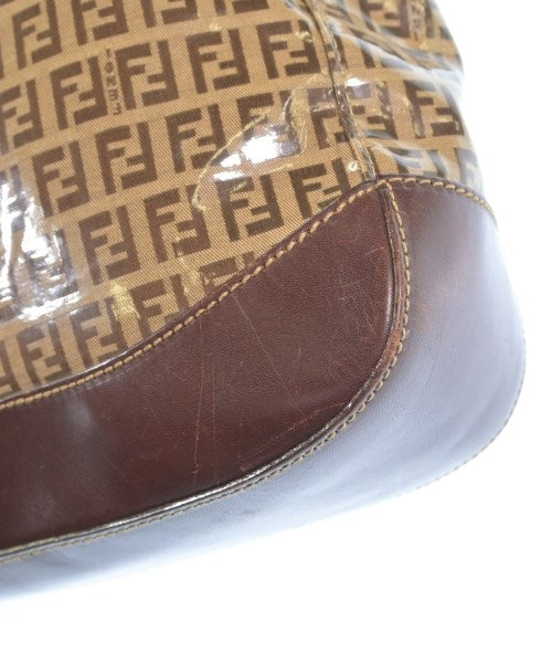 FENDI กระเป๋าถือขนาดใหญ่