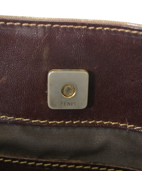 FENDI กระเป๋าถือขนาดใหญ่