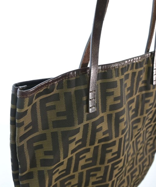 FENDI กระเป๋าถือขนาดใหญ่