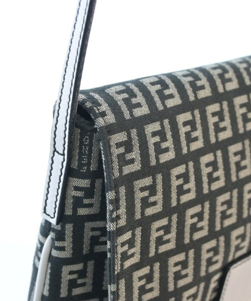 FENDI กระเป๋าสะพาย